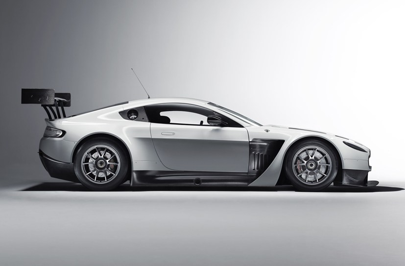 Aston Martin Vantage V12 Motorsport Magazin Rhein Berg